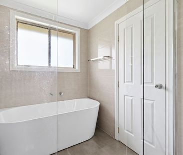 BEAUTIFULLY LOCATED FAMILY HOME - Photo 6