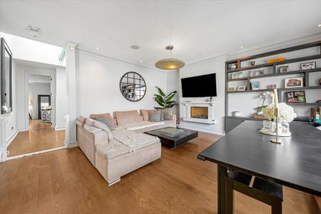 3 bedroom flat to rent - Photo 2