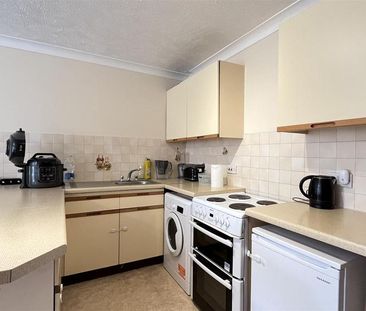 Studio to rent - Photo 3