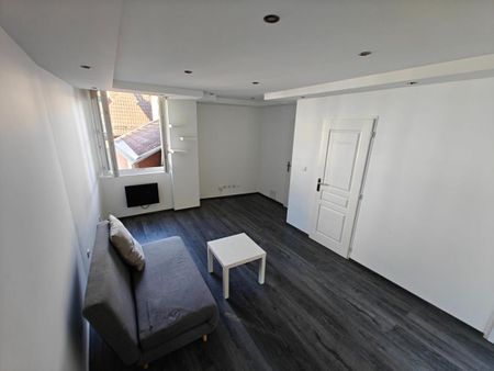 A LOUER Appartement 2 Pièces 51.4 m2 cuisine, WC, SDB indépendants centre ville Vizille - Photo 2