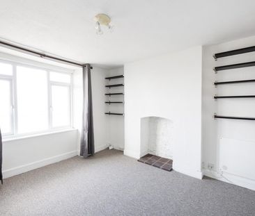 1 Bed Flat - Photo 2