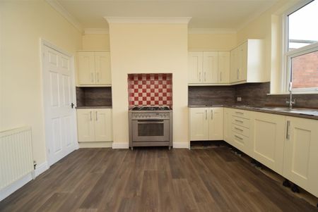 Leeds Road, Wakefield - Photo 2