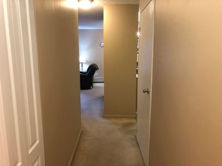 105, 3811 54 Avenue, Red Deer, AB - Photo 2