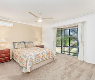 Lovely 4 Bedroom home with Side Access - Photo 4