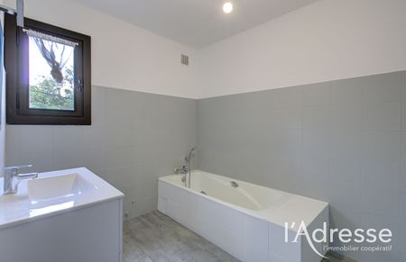 Location appartement 4 pièces, 84.39m², Bastia - Photo 3