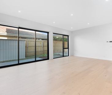 Contemporary Five-Bedroom Luxury Living in Brighton East’s Finest P... - Photo 5