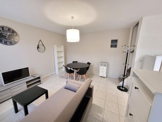 Location Maison 2 pièces 45m² ARMENTIERES 59280 - Photo 1