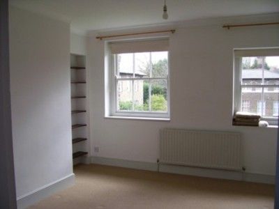 Price £1,700 pcm - Available 24/01/2026 - Part Furnished - Photo 1