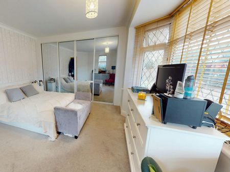 Bungalow to rent on - Photo 4