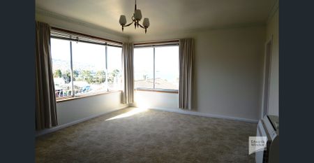 Centrally located family home in quiet location. - Photo 3