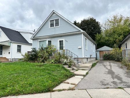 For Lease - 253 Sinclair Avenue, Oshawa, Ontario - Photo 3