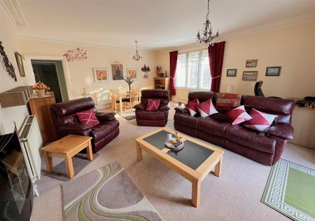 2 bedroom apartment to rent - Photo 2