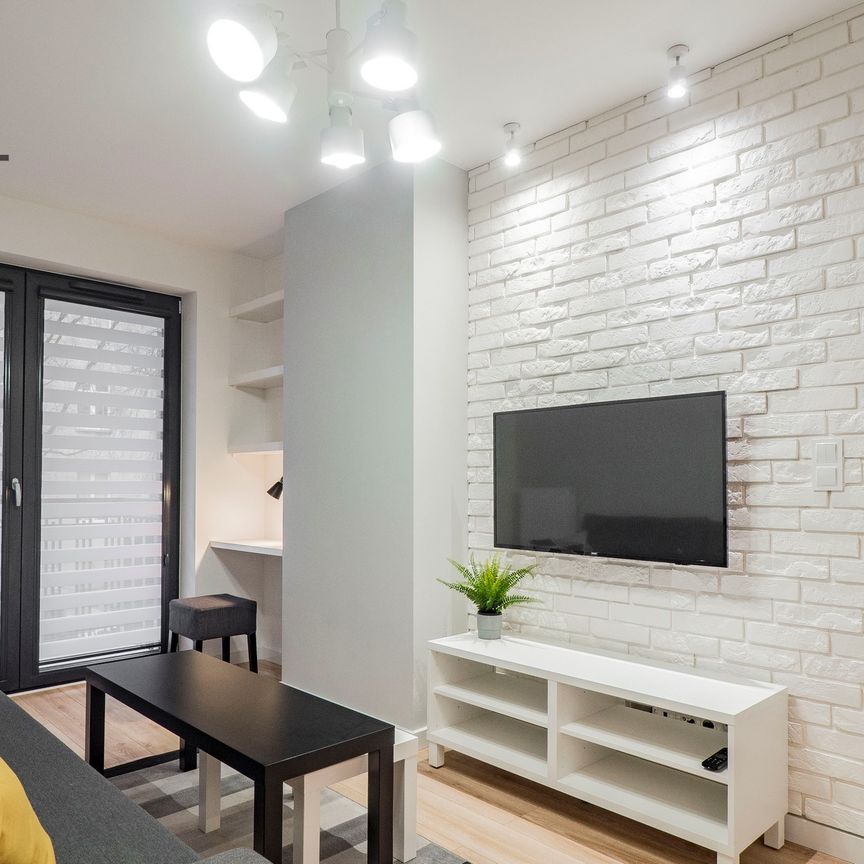 Rozkładowe 2 pokoje mieszkanie z balkonem - Photo 1