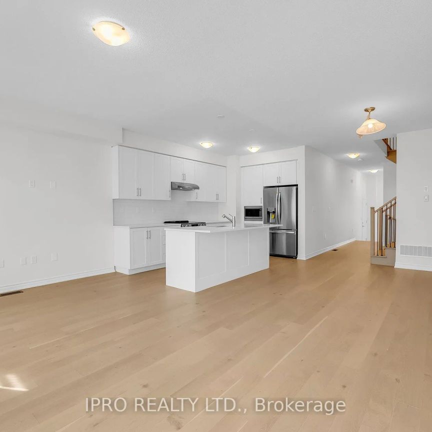 Condo Townhouse For Lease | W9253904 - Photo 1