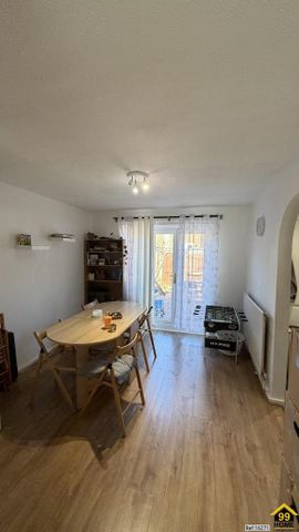 2 bedroom end of terrace house to rent - Photo 2