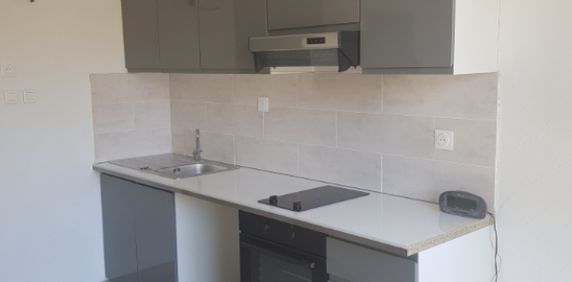 STUDIO AVEC CHAMBRE SALON DE PROVENCE - Photo 2