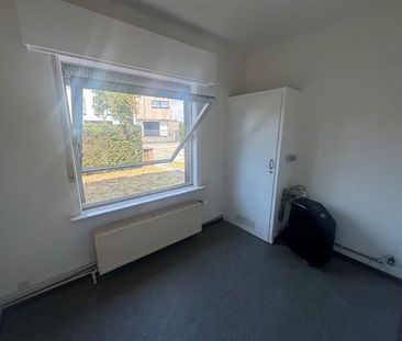Ruime gezinswoning met 4 slaapkamers, garage en tuin. - Foto 4