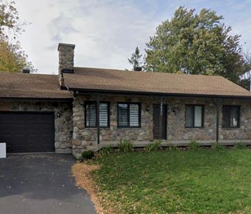 3680 Rue Paquette, Longueuil (Saint-Hubert), QC J3Y - Photo 1