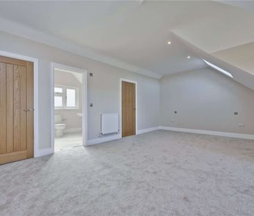Contemporary detached house in a central location with exceptional ... - Photo 2