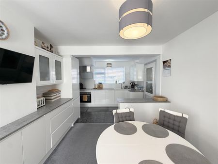 Kings Drive, Thingwall, Wirral - Photo 4