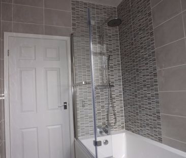 2 Bed Terraced House, Cemetery Road, BL4 - Photo 6