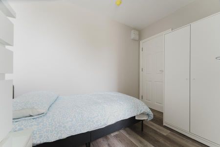 5 bedroom flat to rent - Photo 3