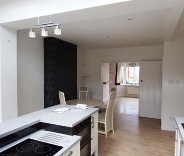 3 bedroom terraced house to rent - Photo 6