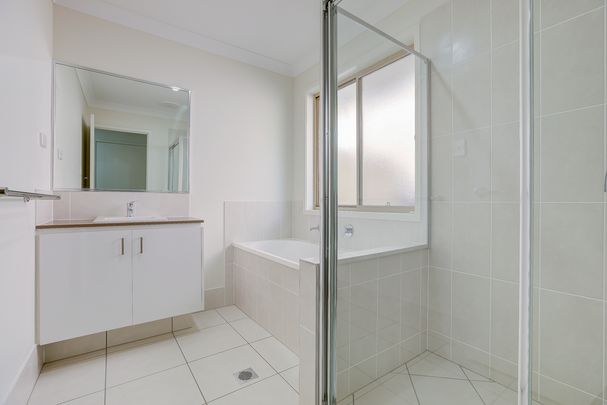 Family Home in Highlands Estate! - Photo 1