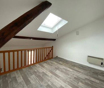 Location appartement rénové 2 pièces 36 m² à Saint-Symphorien-d'Ozo... - Photo 2