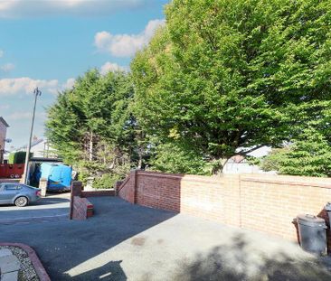 3 bedroom end of terrace house to rent - Photo 4