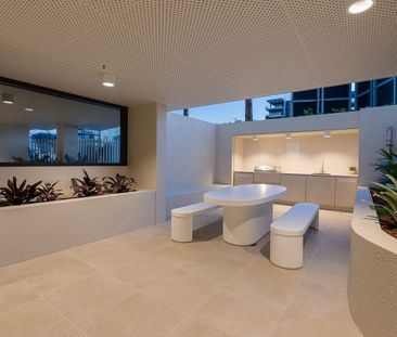 Brand-New 2 Bed Apartment in Elevaire, Palm Beach - Photo 4