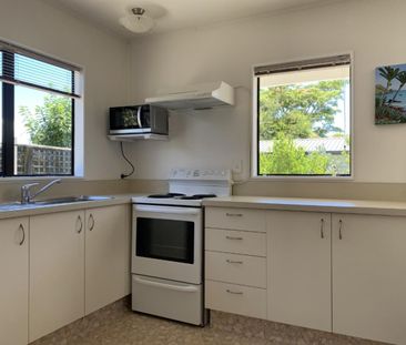 Spacious cottage in handy yet quiet spot close to town - Photo 4