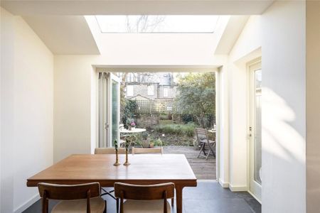 4 bedroom terraced house to rent - Photo 4