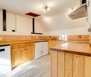 High Street, Redbourn, AL3 7LN - Photo 4