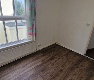2 bedroom ground floor maisonette to rent - Photo 5