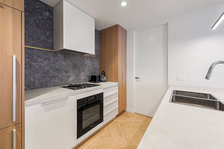 LUXURY LIVING IN THE HEART OF HAMPTON - Photo 5