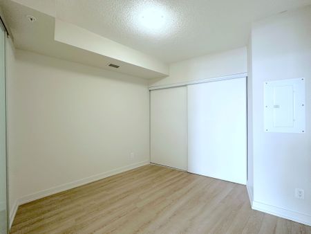 For Lease - 763 Woodbine Avenue Unit# 403, Toronto, Ontario - Photo 2