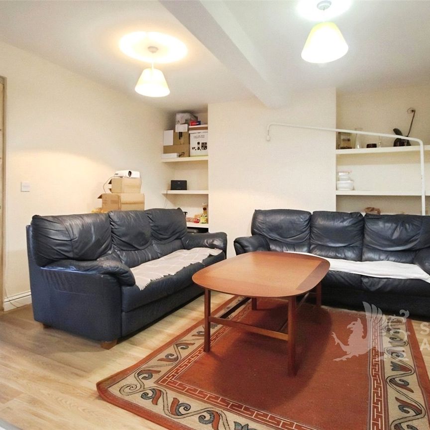 Aldershot Road, Guildford, GU2 8AJ - Photo 1