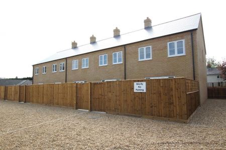 3 bedroom end of terrace house to rent - Photo 2