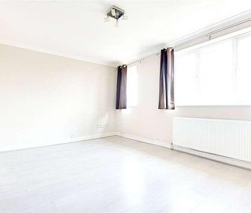 Robertson Close, Broxbourne, Hertfordshire, EN10 - Photo 2