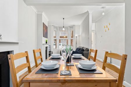 3 Bed Semi-Detached House, Vansittart Road, E7 - Photo 5