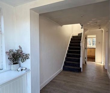 Flat , Marsh House, Orchard Lane, Southampton - Photo 2