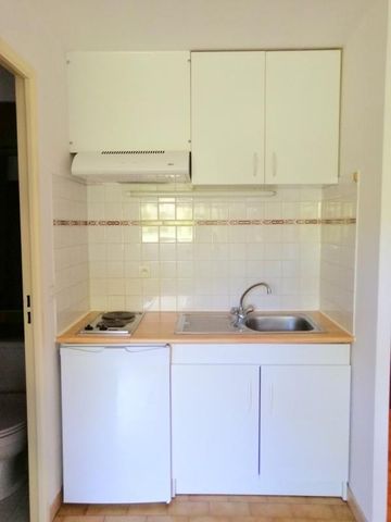 Studio 21 m², kitchenette équipée, avec balcon. - Photo 3