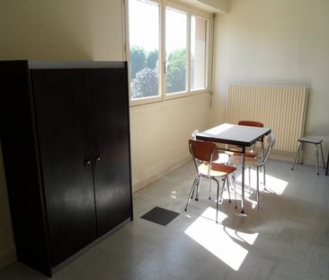 A LOUER - studio de 27.20m² avec parking et cave. - Photo 5