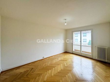 Appartement spacieux de 2 pièces au 3ème étage avec balcon - Photo 4