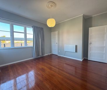 Nestled in the heart of Whau Valley - Photo 1