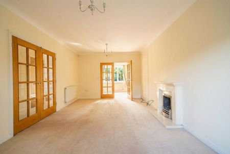 4 bedroom detached house to rent - Photo 3
