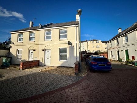 Royal Oak Mews, Cheltenham, GL50 - Photo 4