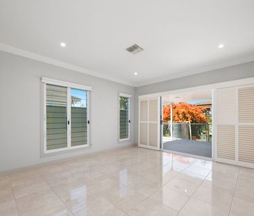 84 Pear Street, Greenslopes, Qld 4120 - Photo 5