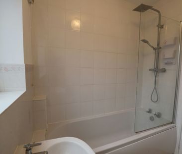Semi-detached house to rent on - Photo 6